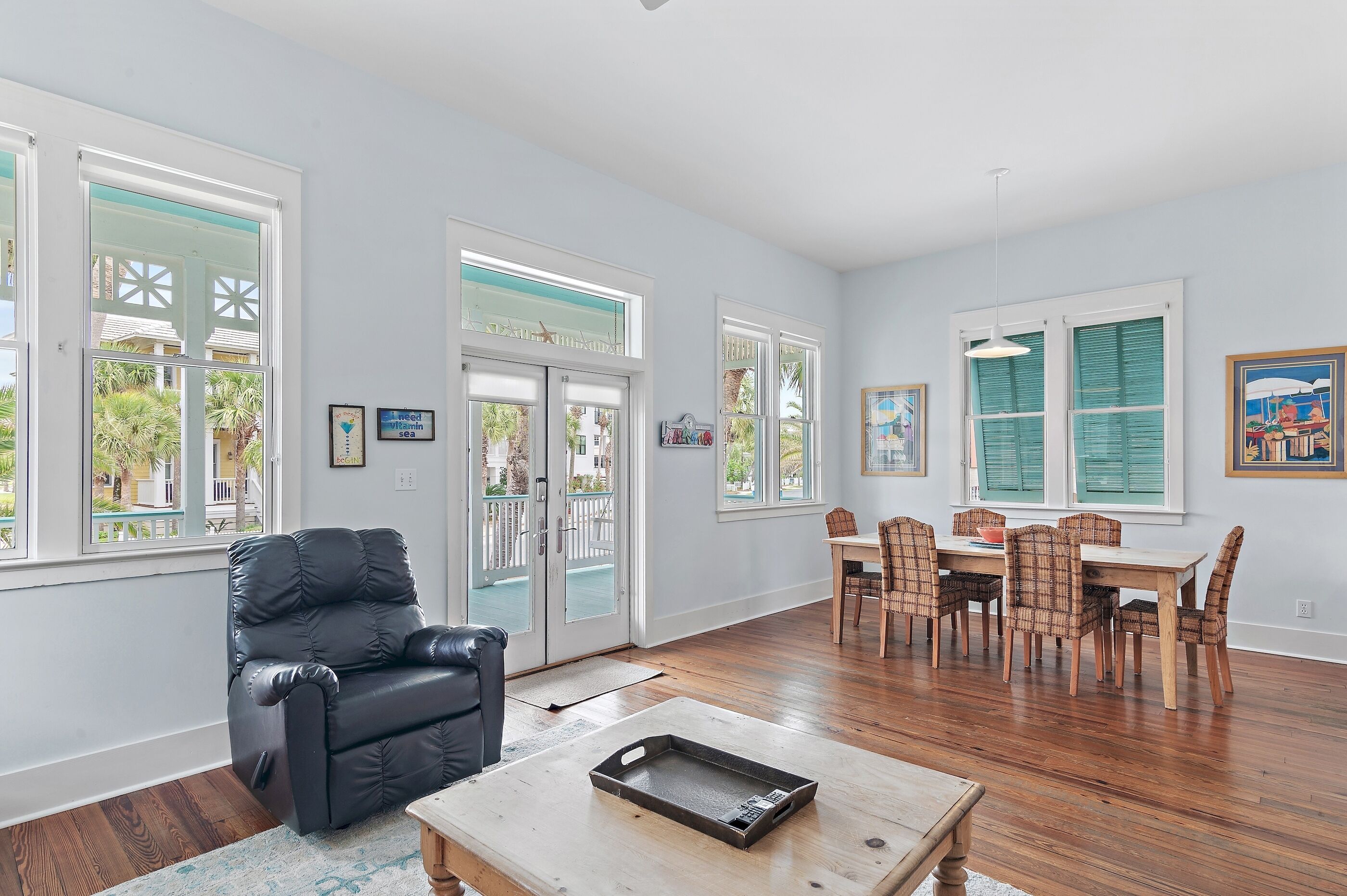 2br Coastal Cottage W/ Private Courtyard + Close To Beaches| Coconut Cottage - Destin