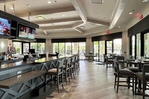 Bar (on property) - Gulf of America & Resort Style Living At Lakewood National Golf Club (Bradenton)