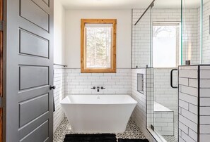 Hair dryer, towels - Lakefront Cabin Escape 3BR  Pvt  Dock & Hot Tub (Flint)