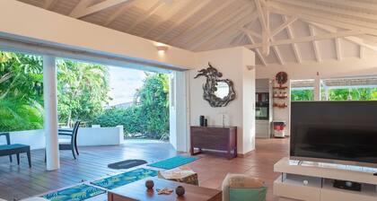 Villa Douceur Caraïbes, 500m from the beach, pool under the palm trees
