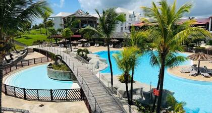 Apartment Blue Ocean direct access to the beach, restaurant, bar and pool