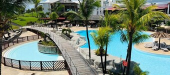 Apartment Blue Ocean direct access to the beach, restaurant, bar and pool