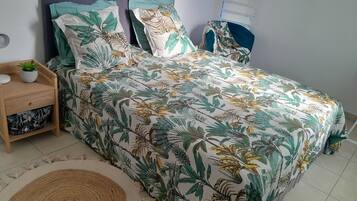 1 chambre, lit parapluie, Wi-Fi, draps fournis