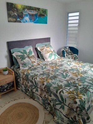 1 chambre, lit parapluie, Wi-Fi, draps fournis