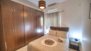 2 slaapkamers, een strijkplank/strijkijzer, gratis wifi, beddengoed