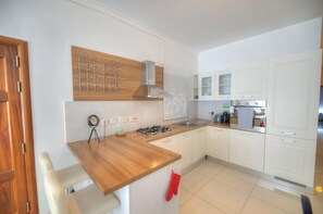Fridge, oven, coffee/tea maker, electric kettle - Large and modern 2bedroom with balcony GLUB1-1 (Gzira)