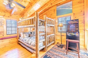2 bedrooms, iron/ironing board, bed sheets