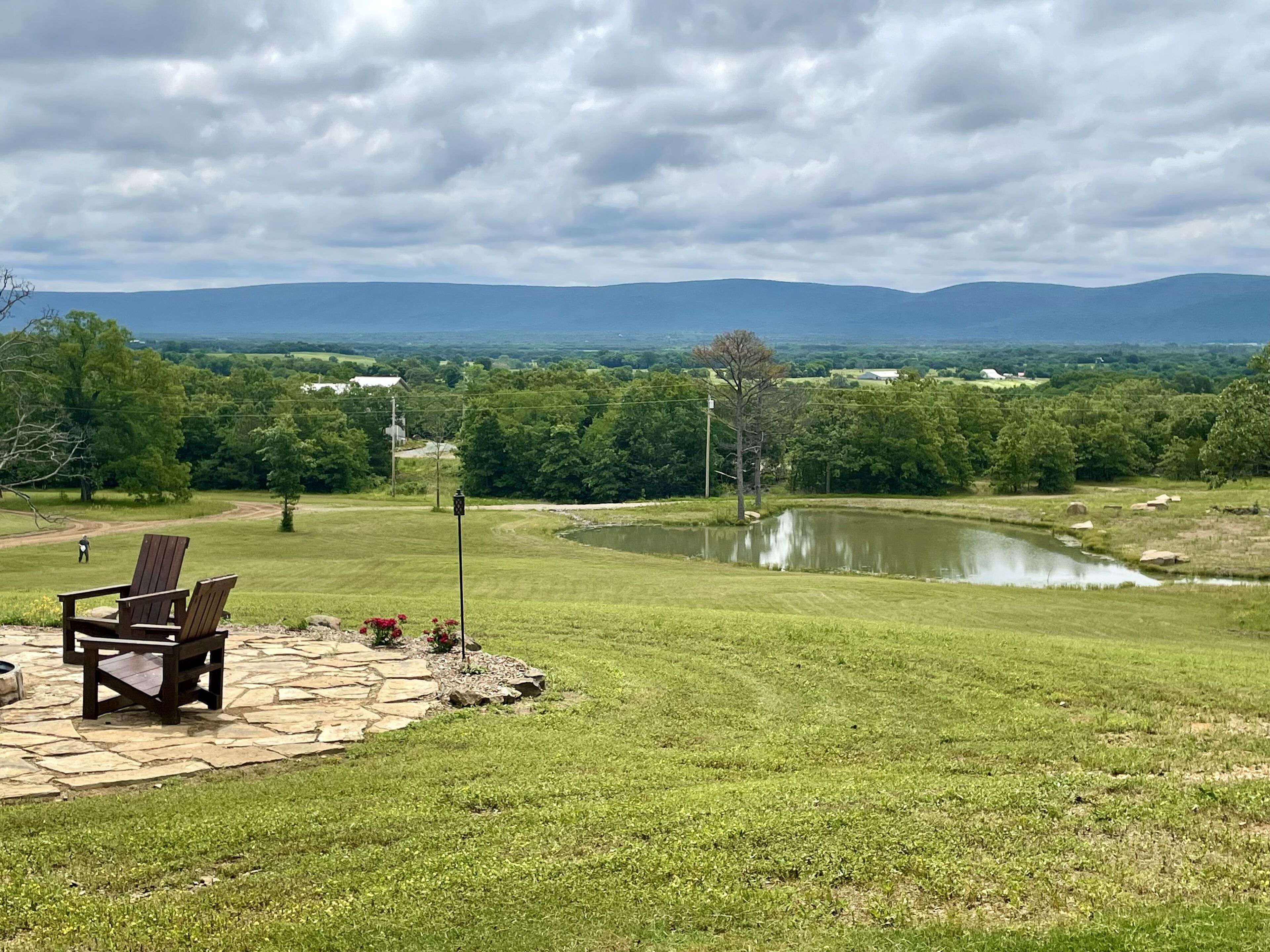 Spacious house with amazing mountain views in the Potato Hills
