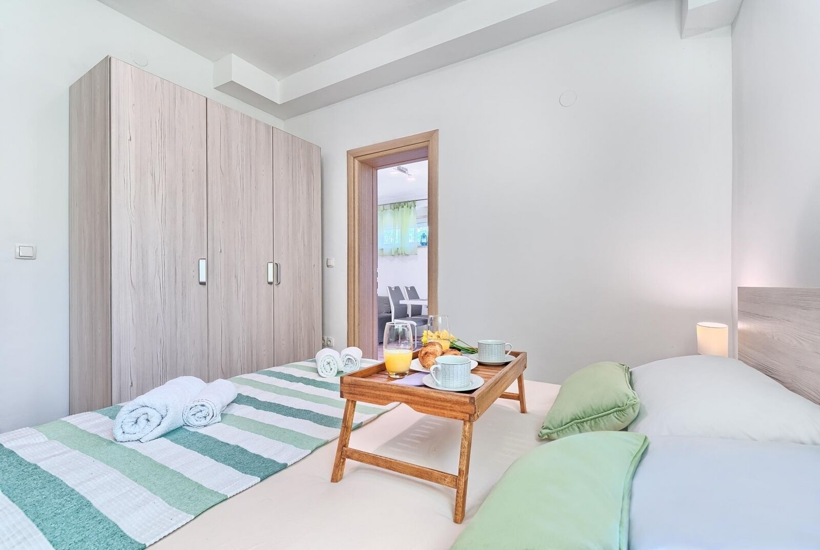 Free WiFi, bed sheets