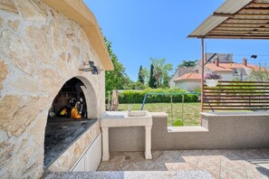 Terrace/patio - Apartment in Kaštel Lukšić with Terrace, Air condition, WIFI, Washing machine (5107-3) (Kaštel Lukšic)