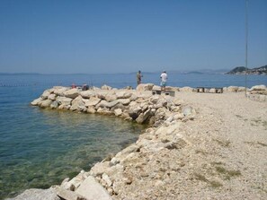 Beach - Apartment in Dugi Rat with Seaview, Balcony, Air condition, WIFI (5113-3) (Dugi Rat)