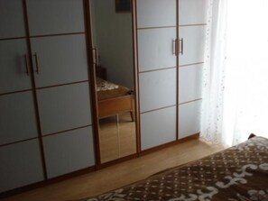 3 quartos, Wi-Fi de cortesia, roupa de cama