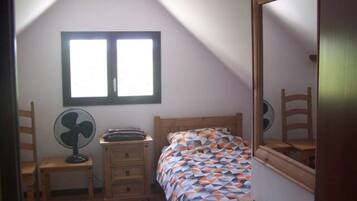 5 Schlafzimmer, Schreibtisch, WLAN, Bettwäsche