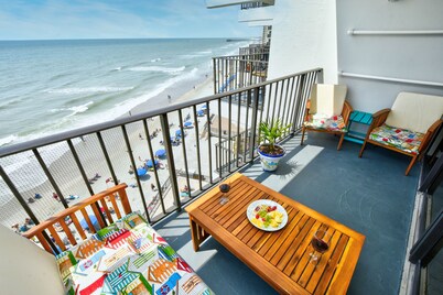Royal Vista: Ocean Front Condo. Indoor Outdoor Pools & Hot Tub. Spectacular View