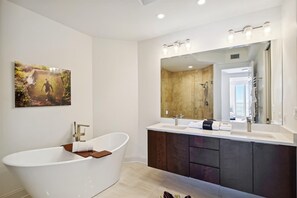 Appart'hôtel, 3 chambres | Salle de bain