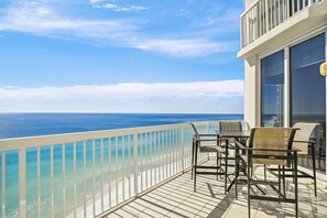 Condo, 3 Bedrooms | Property grounds