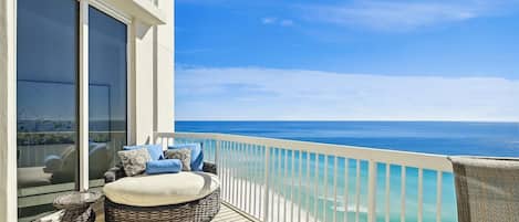 Condo, 3 Bedrooms | Property grounds