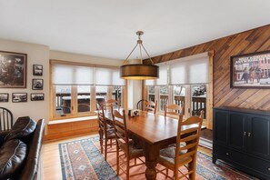 Condo, 4 habitaciones | Restaurantes