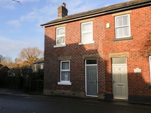 Exterior - Myrtle Cottage (Preston)