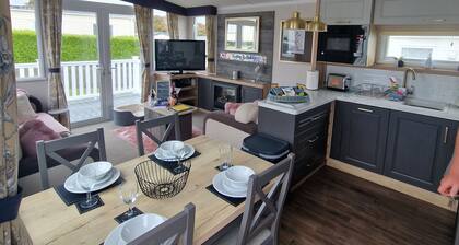 8 Birth Static Caravan