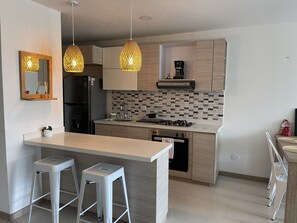 Private kitchen - Apartment with terrace, heated pool and parking (Armenia)