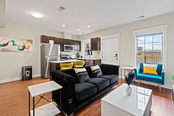 Smart TV - Stylish and Comfortable 1-BR in the Heart of Detroit (Detroit)