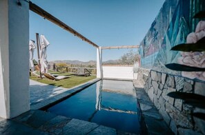 Piscina all'aperto, una piscina riscaldata