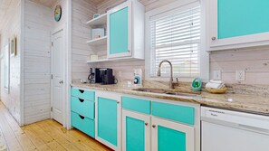 Fridge, microwave, oven, stovetop - OV21 Near the Beach, Shared Pool, Golf Cart Access, Parking for 4 Vehicles (Port Aransas)