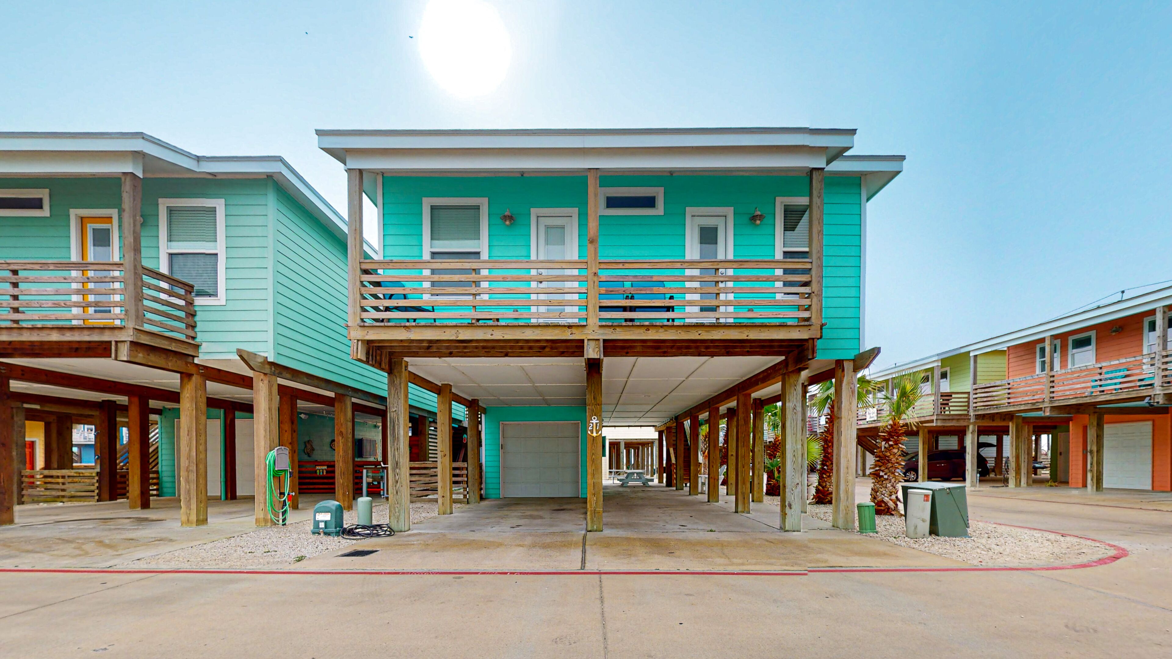 OV21 Beach House on Stilts located near the Beach, Shared Pool!