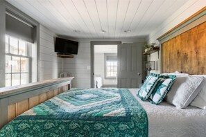 3 bedrooms, iron/ironing board, travel cot, WiFi