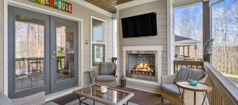 Hope's Crest · Beautiful Home with Lake/Marina Access and Firepit
