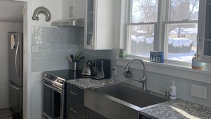 Private kitchen - Lakefront! Beautiful views in this cozy cottage on Delavan Lake’s south shore. (Delavan)