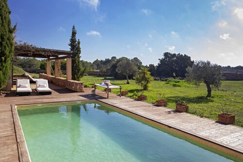 Wonderful rustic Villa with pool and garden, just 7 minutes from the beach