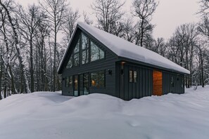 Exterior - River Chalet | Cuyuna Matata (Mission Township)