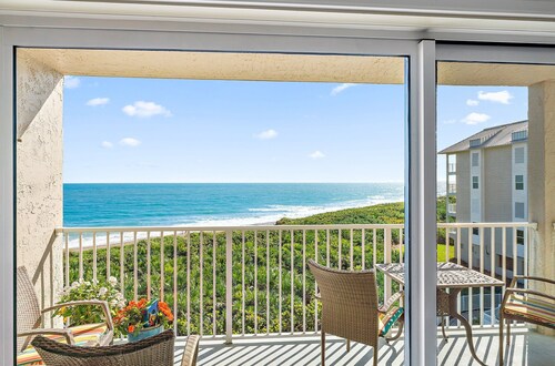 Direct Oceanfront Condo on S. Hutchinson Island/Stuart