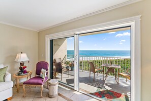 リビング エリア