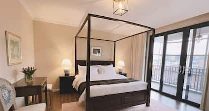 Eiffel Art Hotel