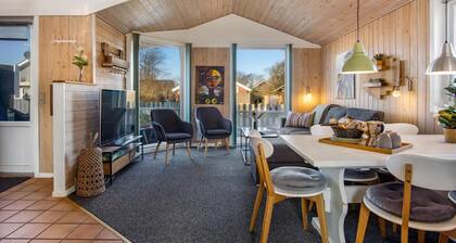 Beautiful home in Hemmet with WiFi