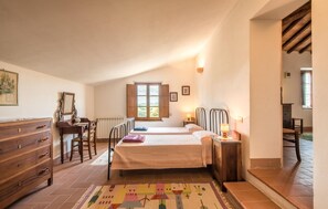 4 Schlafzimmer, Reisekinderbett, kostenloses WLAN