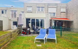 Outdoor dining - Amazing home in Callantsoog with WiFi (Callantsoog)