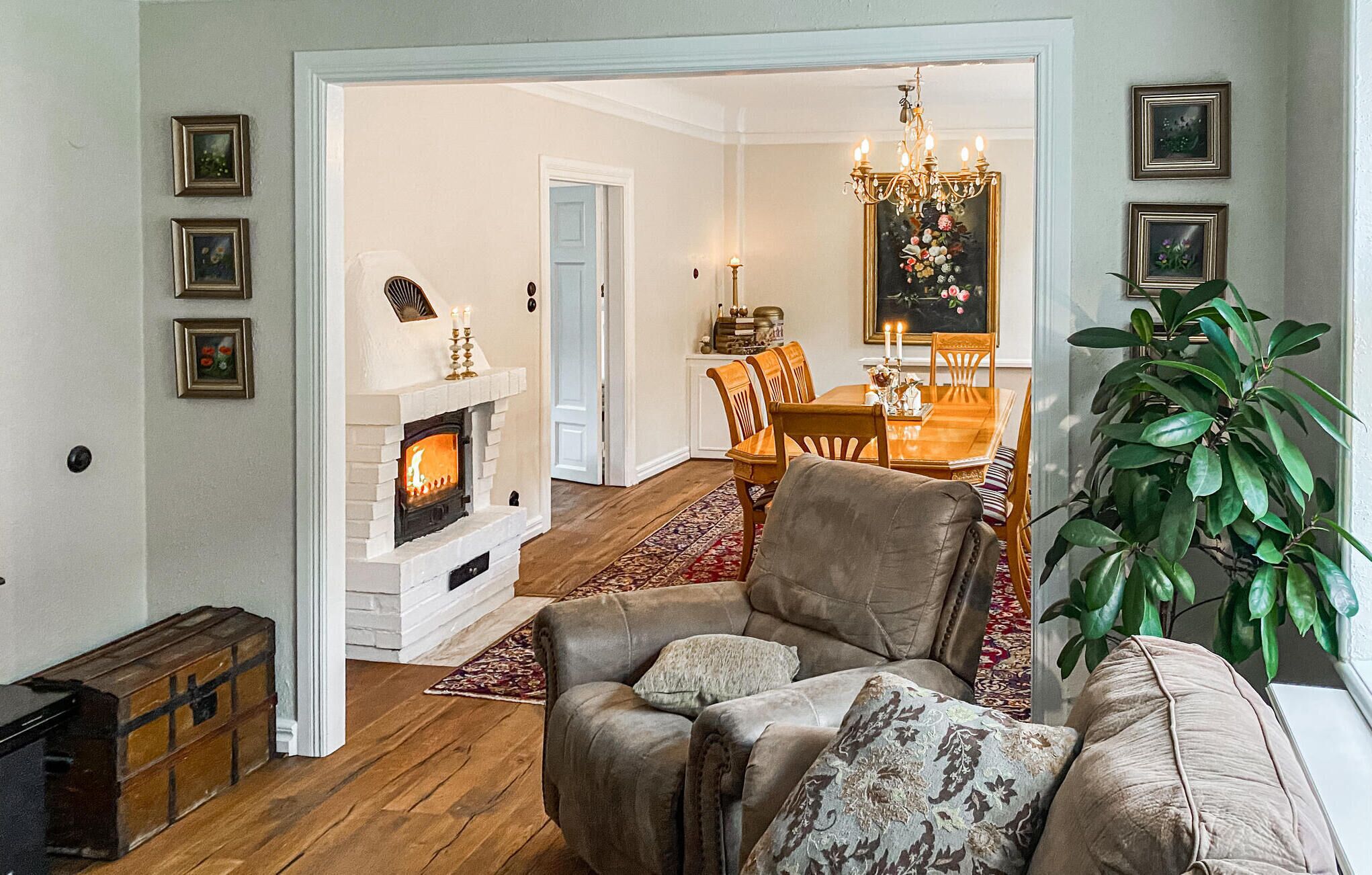 Tv, eldstad och dvd-spelare