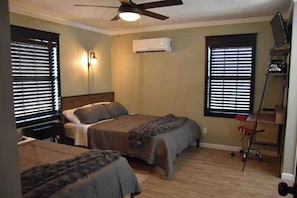 1 chambre, fer et planche à repasser, Wi-Fi gratuit, draps fournis