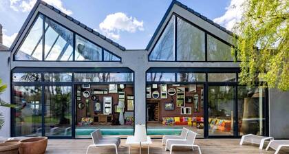 Awesome home in Breuillet with sauna