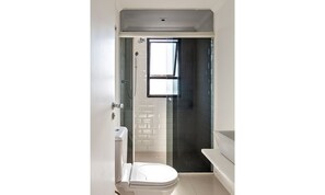 Dusche, Haartrockner, Bidet, Handtücher