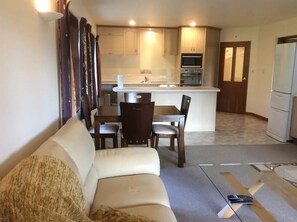 Smart TV - Take a Break in the Country - 1 Bedroom Apartment (Ashburton)