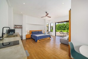 1 bedroom, desk, WiFi - Spora Oasis Loft – Tranquil Escape (Santa Cruz)