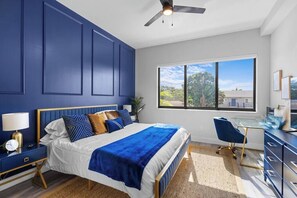 2 habitaciones, tabla de planchar con plancha, cuna de viaje y wifi 