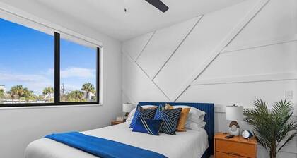 Luxurious Brand-New Coastal 2 Bedroom