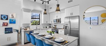 Luxurious Brand-New Coastal 2 Bedroom