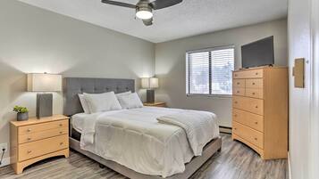 2 bedrooms, desk, iron/ironing board, internet